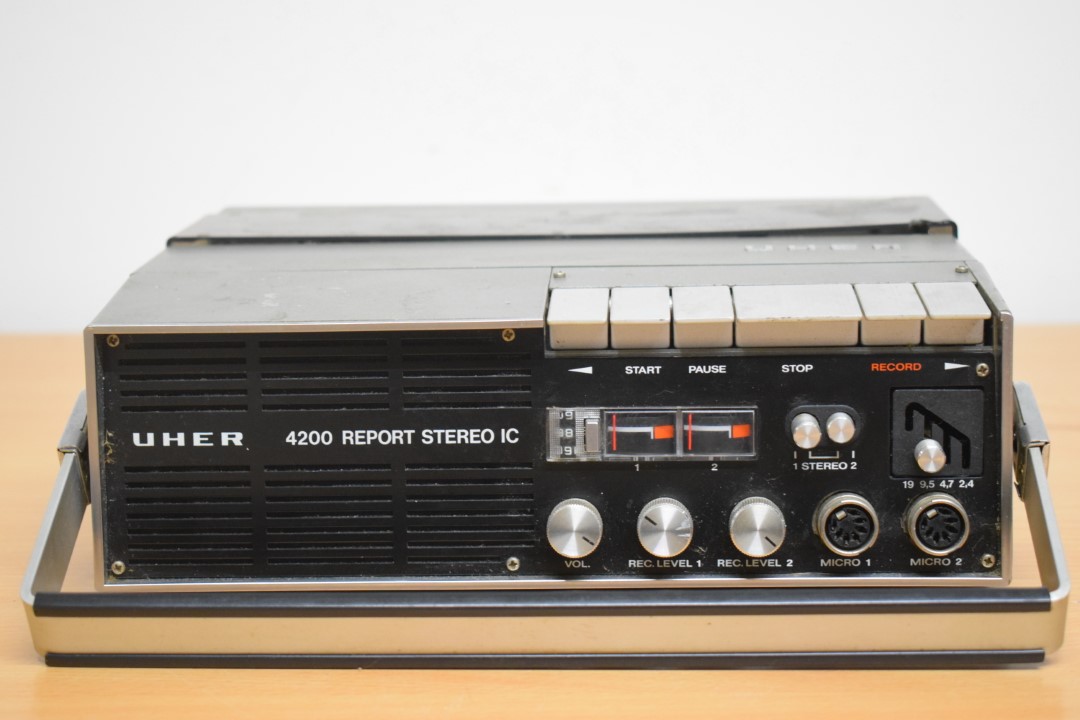 Uher 4200 Report Monitor IC Portable Tape Recorder  			